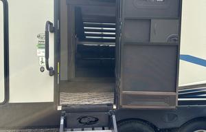 2021 Cherokee Alpha Wolf 26RB-L RV rental photo 7