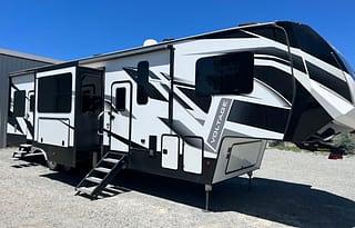 2020 Dutchmen RV Voltage V3635