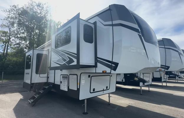 King Bed W/ King SIZE Space! FR sandpiper 3990fl