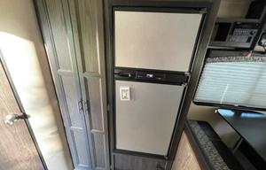 2019 Keystone RV Premier Ultra Lite 19FBPR