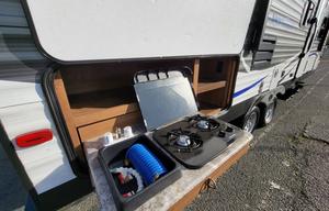 Spacious Clean 27.5' Travel Trailer w/ slide-out