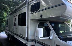 1998 Coachmen RV Leprechaun 190CB Ford 350