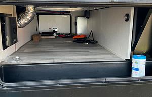 **Campy the SUPER COOL pet friendly 5th Wheel**