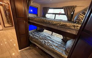 LUXURY RV