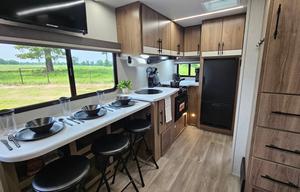 Mini & Mighty 'Sophia' Bunkhouse Grand Design 16BL