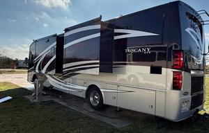 Luxury 40’ DP Coach – Stationary Delivery & Setup