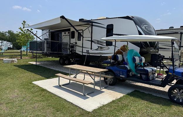 Heartland Torque XLT 38' Plenty of Space & Patio