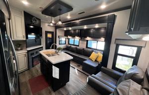 2021 Highland Ridge RV Silverstar XLT 427BHS