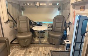 Epic Hurricane Escape Thor Motor Coach 34R Class A