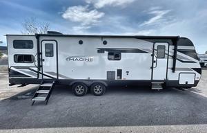 Voyager - Luxury 34ft trailer with 2 rooms & solar