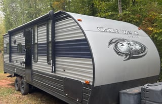 2021 Cherokee Grey Wolf 22RR