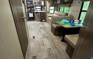 Wanderer-For Couples Who Love to Travel in Comfort