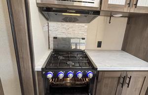 2020 Avenger 32QBI RV rental photo 19
