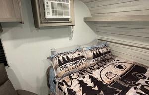 Portable Airbnb\2024 Dutchman Coleman Lantern 17B