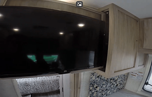 25 FT Class C - PET FRIENDLY Sleeps 3
