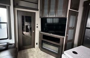 2021 Grand Design Momentum M-Class 381M