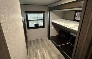 2021 Jay Flight SLX 8 324BDS RV rental photo 7