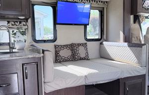 2018 Thor Motor Coach ACE 30.2