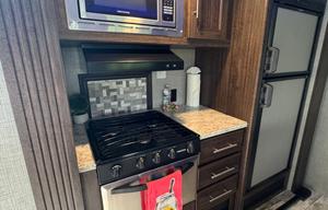 Haven on wheels! 2018 Crossroads Zinger Sleeps 10+