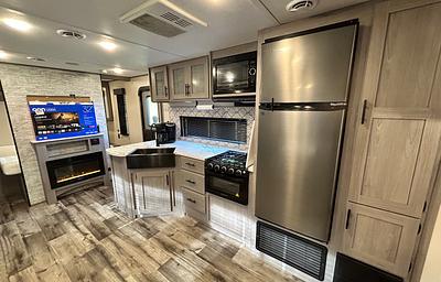Adventure Headquarters JANY2553