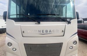 Get Out of Town 2018 Winnebago Sunstar 31BE