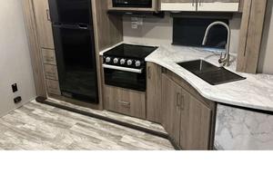 Grand Design Imagine XLS 23BHE upgraded Queen bed!