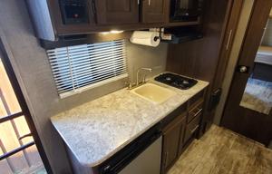 2018 CrossRoads RV Zinger Lite ZR18BH