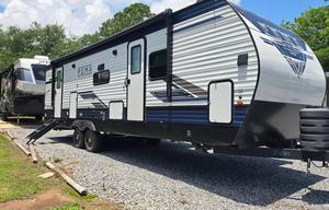 2025 Palomino Puma 27RBDS RV rental photo 2