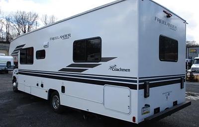 2022 29' Freelander 27QB