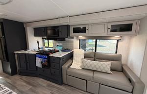 Family Adventure Camper – Apex 300BHS Bunkhouse RV
