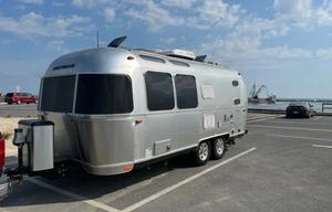 2017 Airstream RV Flying Cloud 23FB HAL 611