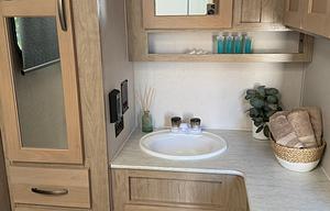2020 Surveyor Luxury 267RBSS RV rental photo 4