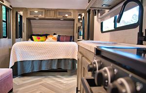 East Texas Getaway / E Z Tow Perfect for 2 or 3