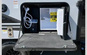 Bunkhouse RV Rental | Sleeps 8 | Outdoor Kitchen