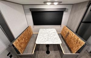 2022 Dutchmen Coleman Lantern - Sleeps 8
