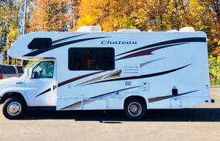 2012 Thor Motor Coach chateau