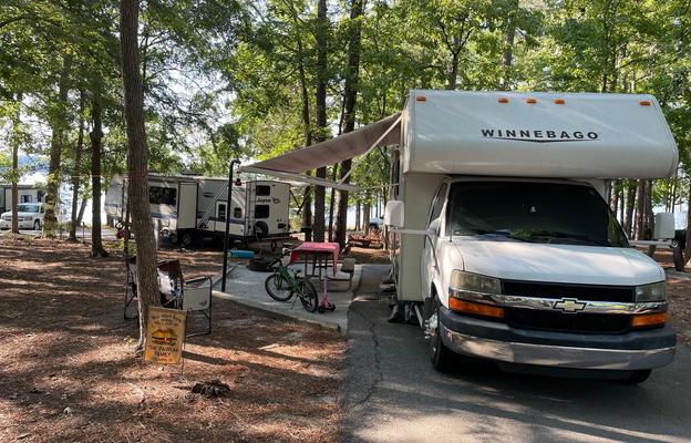 2014 Winnebago Minnie Winnie 25B