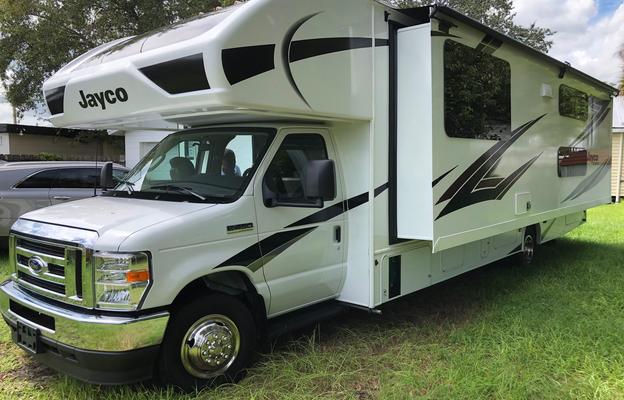 2024 Sunset Splendor Jayco Redh 31F w Bunks & Wifi