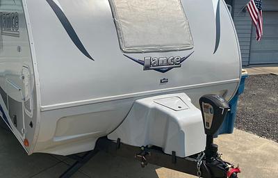 2018 Lance 27' Adventure Trailer Sleeps 4