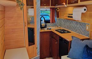Edgar: Converted Sprinter Van * Pet Friendly *