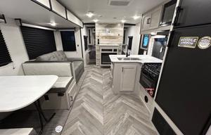 2024 Mallard M26 RV rental photo 3