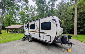 GeoPro | Modern, Cozy & Well-Equipped, Easy to Tow