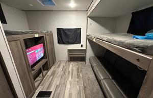 2021 CrossRoads RV Zinger with 1.5 Bath