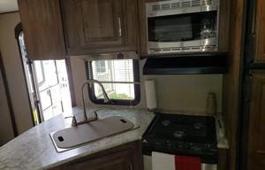 2017 Keystone RV Cougar X-Lite 29BHS RV rental photo 3