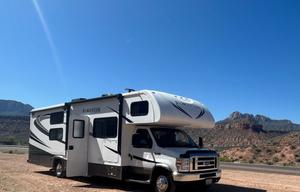 "Neverland" A family friendly 2017 Bunkhouse!