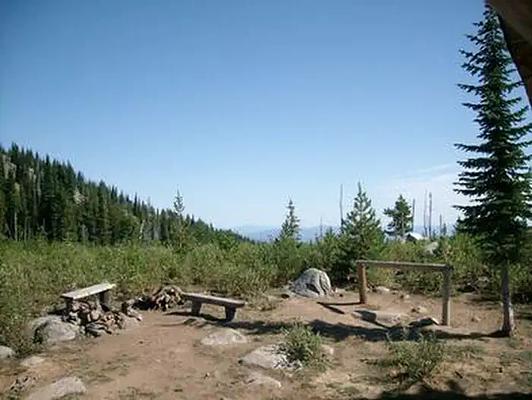 001, Loop: SNOW PEAK CABIN