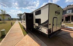 Golden Getaways Family RV – Sleeps 8 - 10
