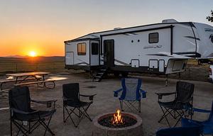 Luxury RV | Sleeps 10 | Bunkhouse & King Suite