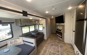 Glamping Haven: 2 Bdrms, Cozy Fire & Paws Welcome!