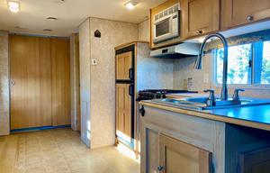 All-Inclusive Travel Trailer Getaway By The Marsh!